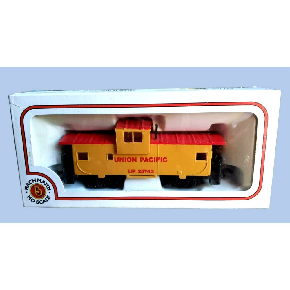 Bachmann HO Scale Union Pacific UP25743 Wide Vision Caboose Train - NIB